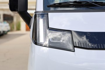 Զ�� ȫ������V7E���ܰ� 2025�� �Ǹ��� 5�� ���綯��� ����ʱ��50.2kWhͼƬ