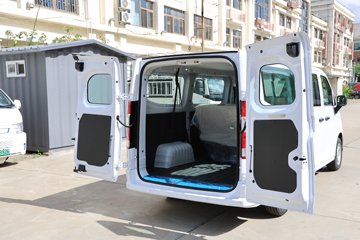 Զ�� ȫ������V7E���ܰ� 2025�� �Ǹ��� 5�� ���綯��� ����ʱ��50.2kWhͼƬ