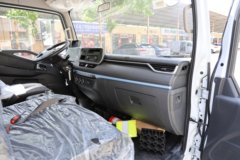 东风股份EV350 Pro 4X2 单排纯电动冷藏车 100.46kWh