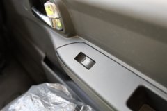 东风股份EV350 Pro 4X2 单排纯电动冷藏车 100.46kWh