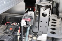 东风股份EV350 Pro 4X2 单排纯电动冷藏车 100.46kWh