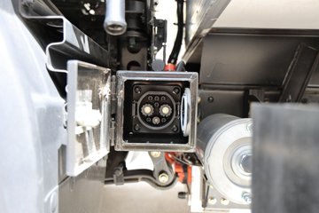 ����ɷ�EV350 Pro 4X2 ���Ŵ��綯��س� 100.46kWhͼƬ