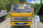 跃进 小麒麟 115马力 4X2 2.2米双排自卸车