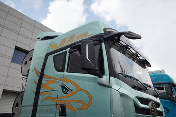 ���ӥ; ����� 15.6L LNG 660���� 6X4 һ�����12�� AMT�Զ��� ǣ����ͼƬ