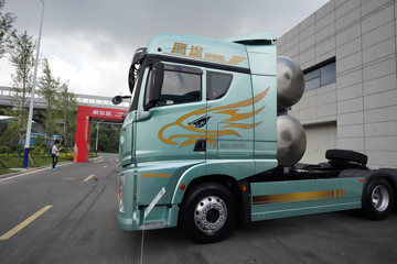 ���ӥ; ����� 15.6L LNG 660���� 6X4 һ�����12�� AMT�Զ��� ǣ����ͼƬ
