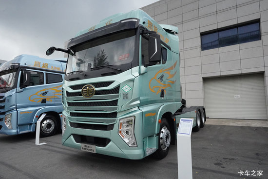 ���ӥ; ����� 15.6L LNG 660���� 6X4 һ�����12�� AMT�Զ��� ǣ����