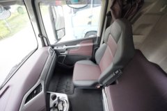 解放鹰途 商务舱 15.6L LNG 660马力 6X4 一汽解放12档 AMT自动档 牵引车