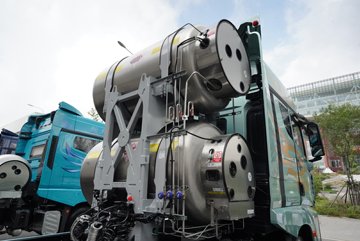 ���ӥ; ����� 15.6L LNG 660���� 6X4 һ�����12�� AMT�Զ��� ǣ����ͼƬ