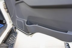 中国重汽HOWO 悍将M 140马力 4X2 厢式垃圾车(天翔牌)