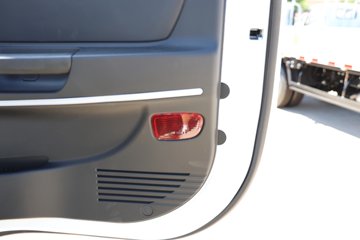 Զ�� ����F5E 4.02�׵��Ŵ��綯����΢�� ��о62kWhͼƬ