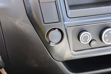 Զ�� ����F5E 4.02�׵��Ŵ��綯����΢�� ��о62kWhͼƬ