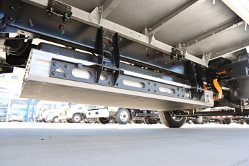 Զ�� ����F5E 4.02�׵��Ŵ��綯����΢�� ��о62kWhͼƬ