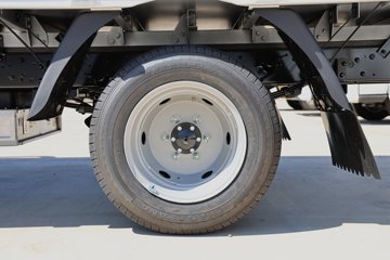 Զ�� ����F5E 4.02�׵��Ŵ��綯����΢�� ��о62kWhͼƬ