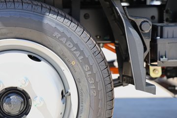 Զ�� ����F5E 4.02�׵��Ŵ��綯����΢�� ��о62kWhͼƬ