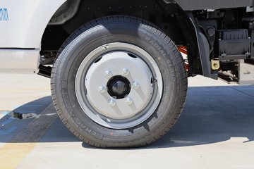 Զ�� ����F5E 4.02�׵��Ŵ��綯����΢�� ��о62kWhͼƬ