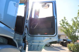 银河5&nbsp;牵引车驾驶室                                               图片