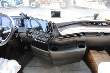 ŷ������5 14.5L LNG 580���� 6X4 �ɰ���12�� AMT�Զ��� ǣ����ͼƬ