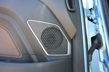 银河5&nbsp;牵引车驾驶室                                               图片