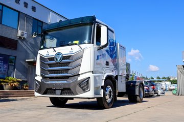 欧曼GTL星翼版 4X2 纯电动牵引车 爱易科400.6kWh