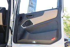 欧曼GTL星翼版 4X2 纯电动牵引车 爱易科400.6kWh