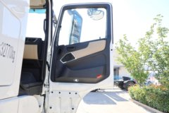 欧曼GTL星翼版 4X2 纯电动牵引车 爱易科400.6kWh