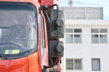 �й�����HOWO ���� 200���� 4X2 5.2����ж��ͼƬ