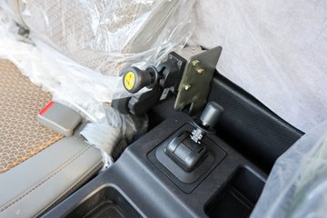 �й�����HOWO ���� 200���� 4X2 5.2����ж��ͼƬ