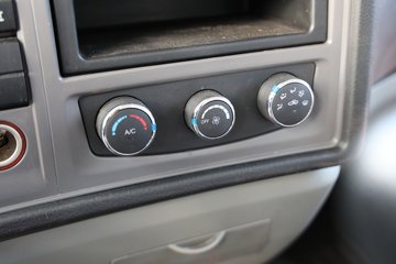 �й�����HOWO ���� 200���� 4X2 5.2����ж��ͼƬ