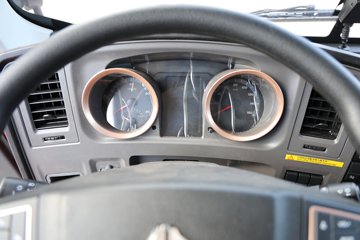 �й�����HOWO ���� 200���� 4X2 5.2����ж��ͼƬ