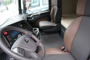 һ����� J7 640���� 8X4 9.4��AMT�Զ�����դʽ�ػ���ͼƬ