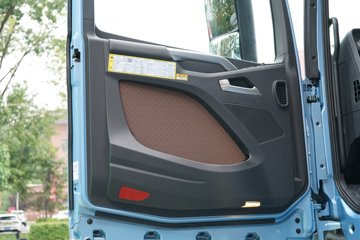 һ����� J7 640���� 8X4 9.4��AMT�Զ�����դʽ�ػ���ͼƬ