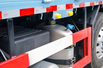 һ����� J7 640���� 8X4 9.4��AMT�Զ�����դʽ�ػ���ͼƬ