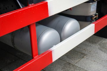 һ����� J7 640���� 8X4 9.4��AMT�Զ�����դʽ�ػ���ͼƬ