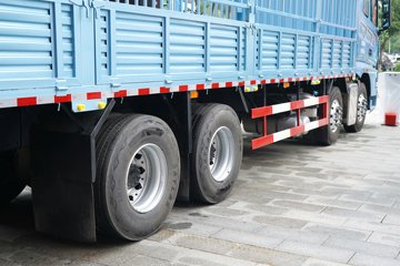 һ����� J7 640���� 8X4 9.4��AMT�Զ�����դʽ�ػ���ͼƬ