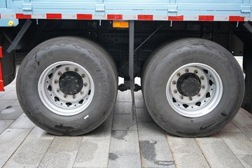 һ����� J7 640���� 8X4 9.4��AMT�Զ�����դʽ�ػ���ͼƬ