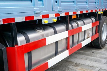 һ����� J7 640���� 8X4 9.4��AMT�Զ�����դʽ�ػ���ͼƬ