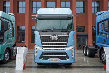 ���J7 ����� 15L LNG 640���� 6X4 һ�����12�� AMT�Զ��� ǣ����ͼƬ