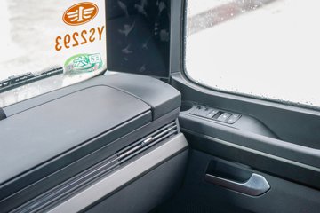 ���J7 ����� 15L LNG 640���� 6X4 һ�����12�� AMT�Զ��� ǣ����ͼƬ