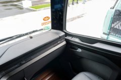 解放J7 创领版 15L LNG 640马力 6X4 一汽解放12档 AMT自动档 牵引车