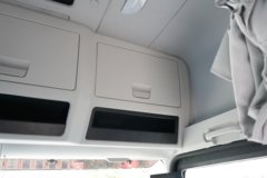 解放J7 创领版 15L LNG 640马力 6X4 一汽解放12档 AMT自动档 牵引车