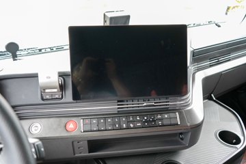 ���J7 ����� 15L LNG 640���� 6X4 һ�����12�� AMT�Զ��� ǣ����ͼƬ