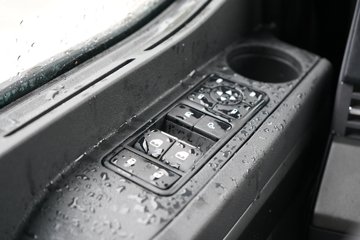 ���J7 ����� 15L LNG 640���� 6X4 һ�����12�� AMT�Զ��� ǣ����ͼƬ