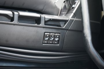 ���J7 ����� 15L LNG 640���� 6X4 һ�����12�� AMT�Զ��� ǣ����ͼƬ