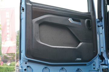 ���J7 ����� 15L LNG 640���� 6X4 һ�����12�� AMT�Զ��� ǣ����ͼƬ