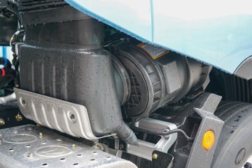 ���J7 ����� 15L LNG 640���� 6X4 һ�����12�� AMT�Զ��� ǣ����ͼƬ