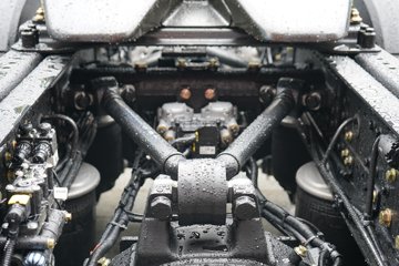 ���J7 ����� 15L LNG 640���� 6X4 һ�����12�� AMT�Զ��� ǣ����ͼƬ