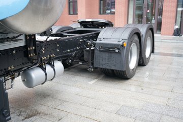 ���J7 ����� 15L LNG 640���� 6X4 һ�����12�� AMT�Զ��� ǣ����ͼƬ