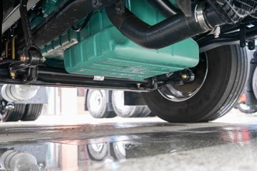 ���J7 ����� 15L LNG 640���� 6X4 һ�����12�� AMT�Զ��� ǣ����ͼƬ