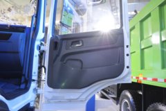 宇通重卡C331 4X2 7.8米纯电动冷藏车 深澜331kWh