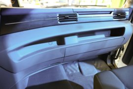 C331&nbsp;电动冷藏车驾驶室图片